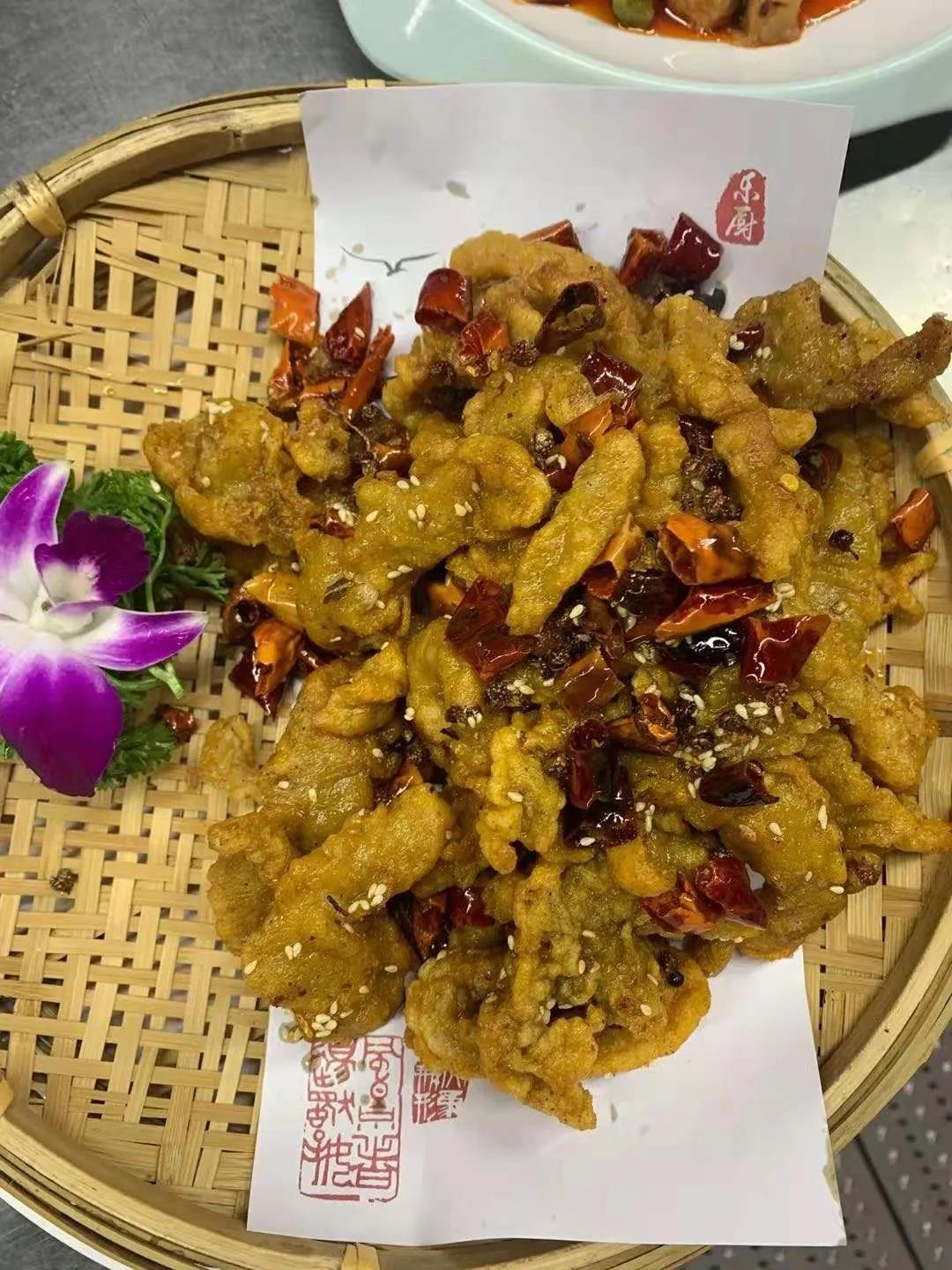 1629685025112450.jpg 1629685025112450.jpg