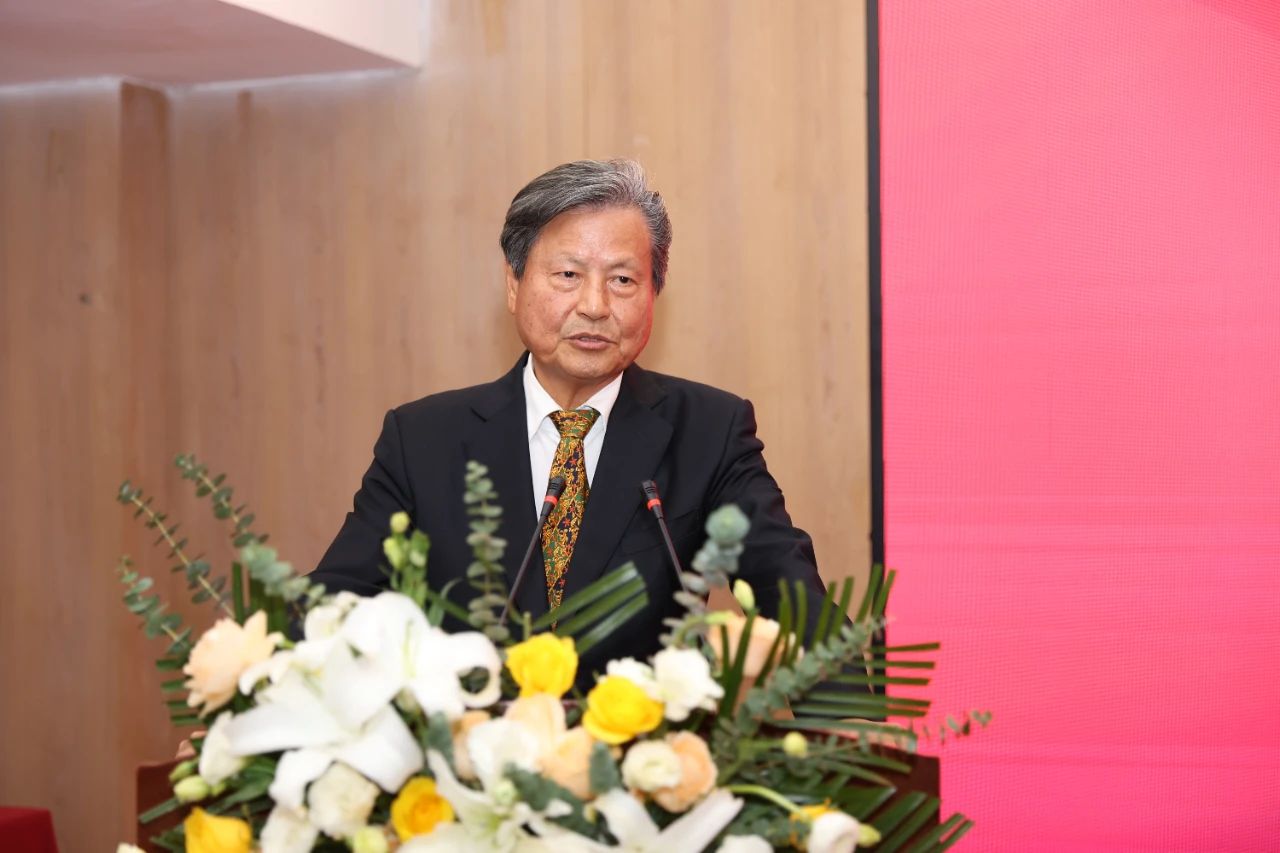 1740142298759619.jpg 1740142298759619.jpg